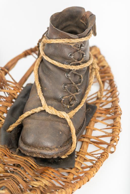 Chaussure de montagne (pied gauche)