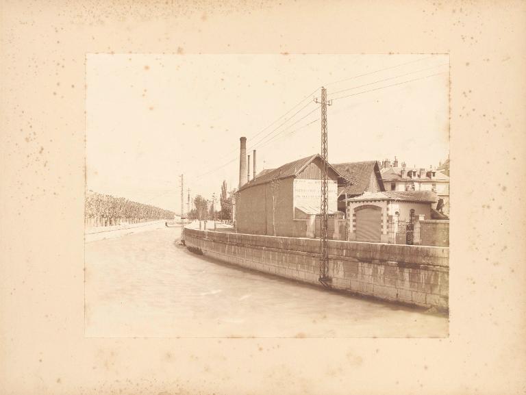 Distillerie au bord du Bréda