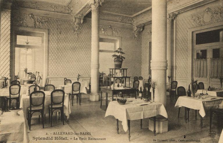 Petit restaurant de l'hôtel Le Splendid