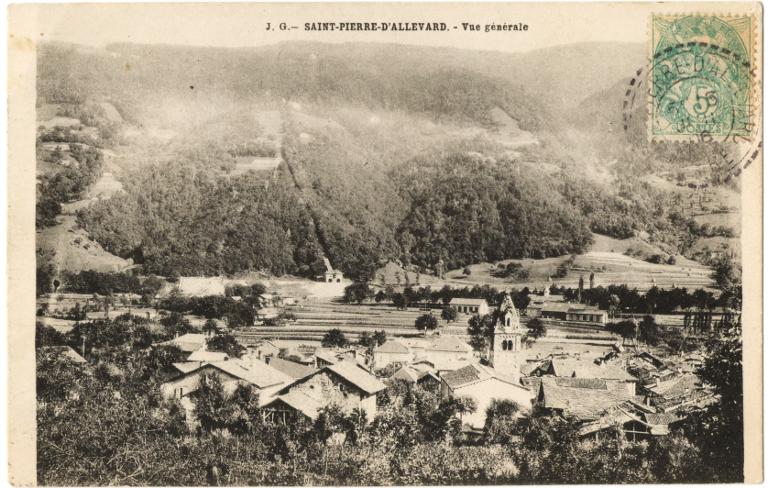 Vue générale de Saint-Pierre-d'Allevard et des plans inclinés de Champ-Sappey