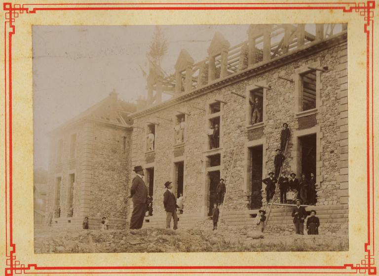 Construction de l'école des filles