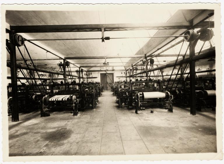 Intérieur de l'atelier de soierie de St Pierre d'Allevard