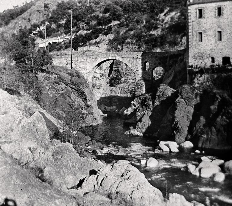 Vieux pont d'Amélie-les-Bains