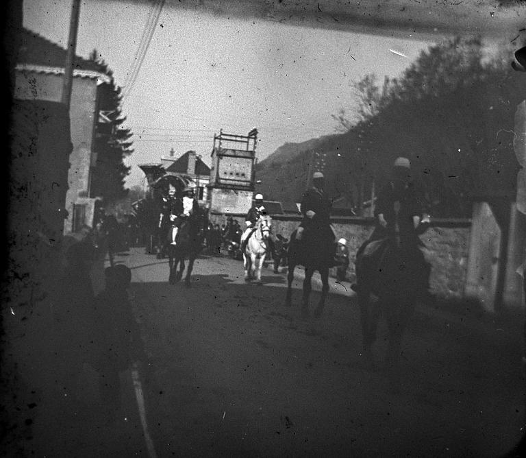 Défilé dans les rues d'Allevard