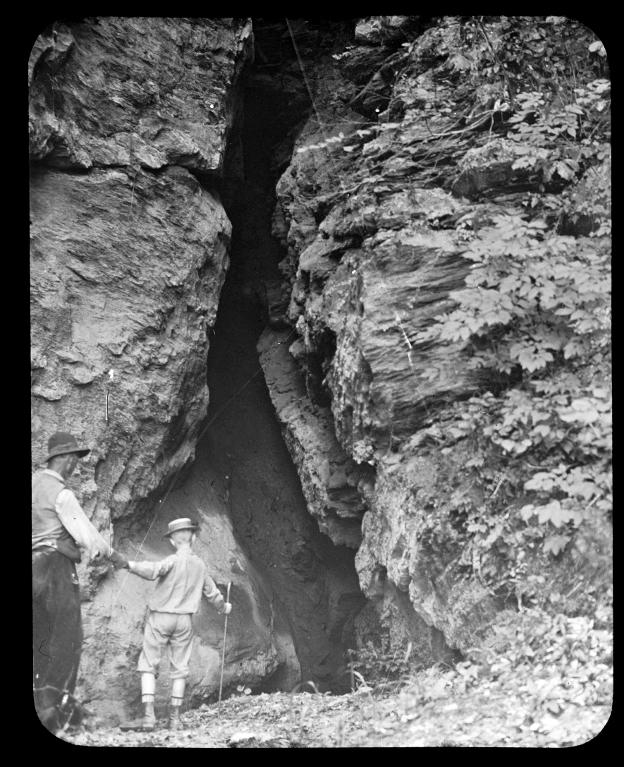 Allevard. Les grottes de la Jeannotte