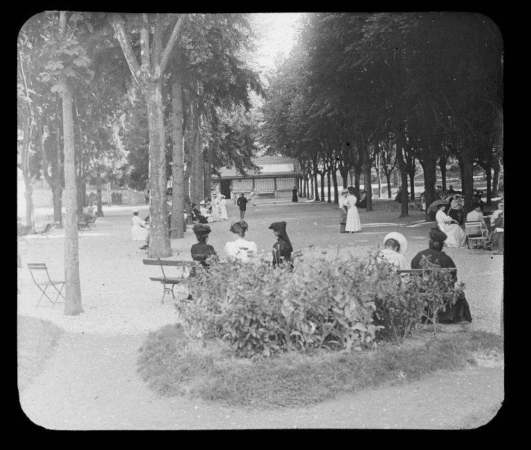 Allevard. Un coin du parc