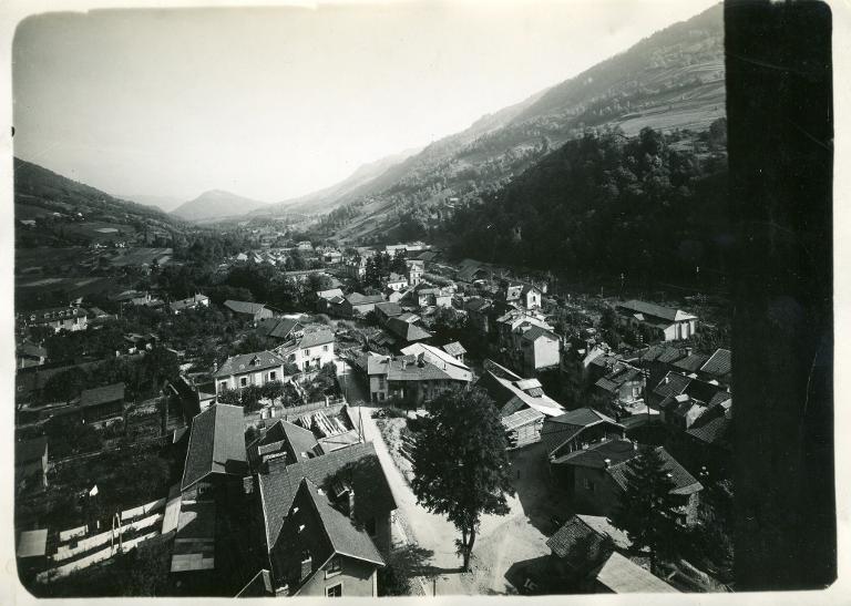 Vue d'Allevard depuis le clocher de l'église Saint-Marcel