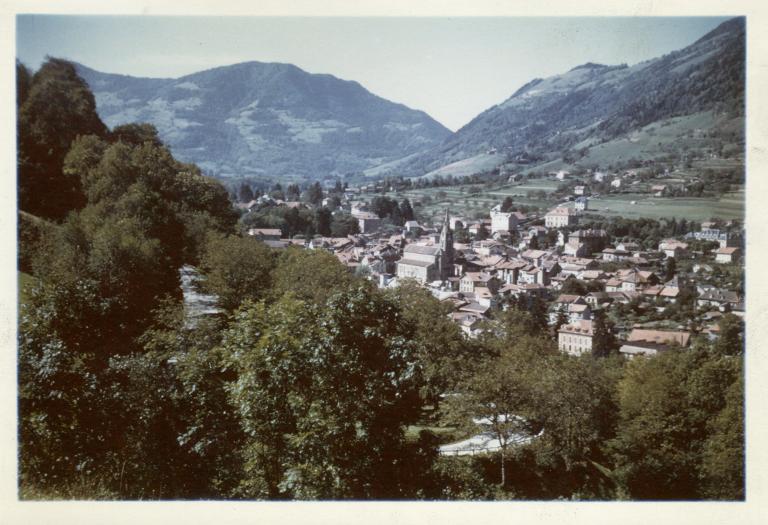 Vue d'Allevard depuis la route de Montouvrard
