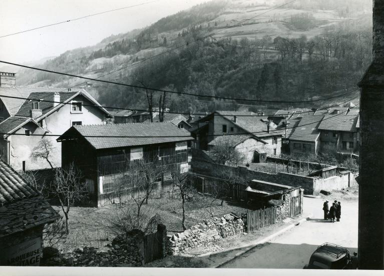 Allevard - Les jardins Veuve Montmayeur et Besse, la maison Sébastopol avant la démolition