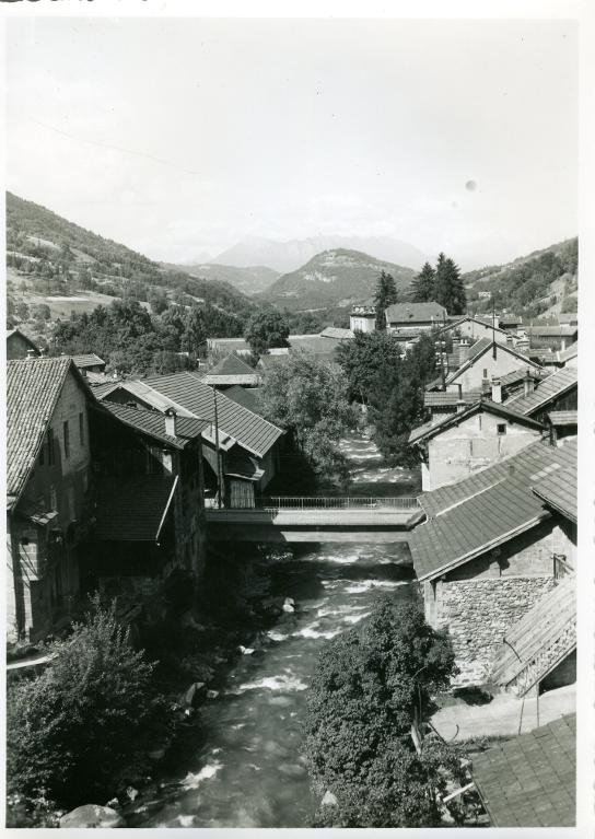 Le petit pont sur le Bréda à Allevard