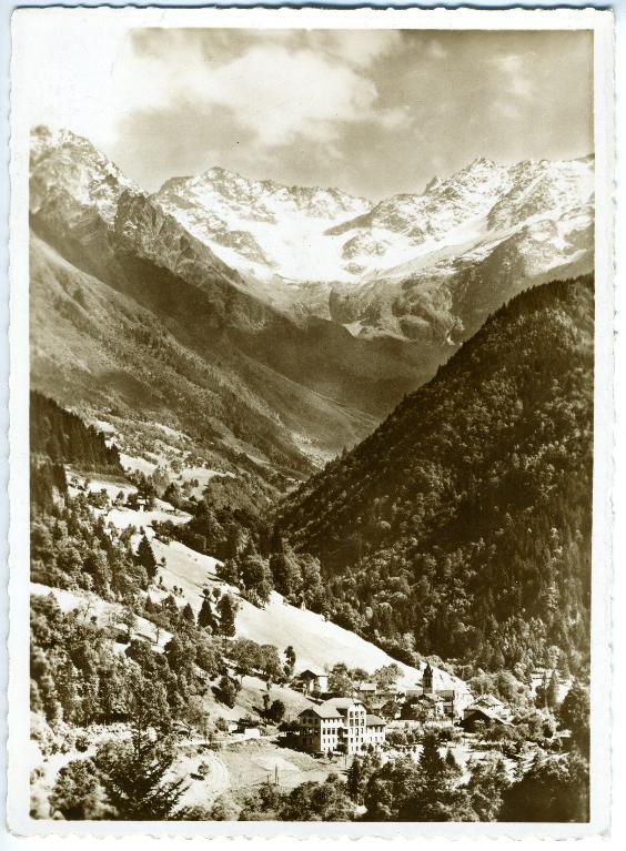 Pinsot. Saison estivale et glacier du Gleyzin