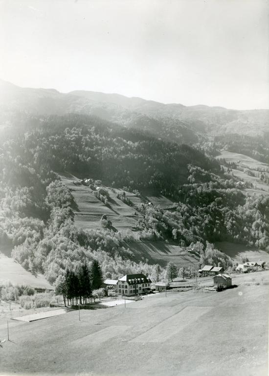 La Ferrière. Vue de l'hôtel Baroz au Curtillard