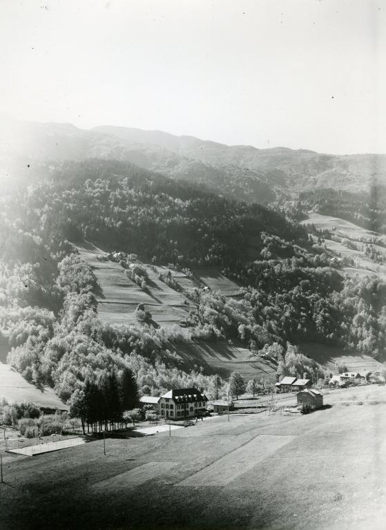 La Ferrière. Vue de l'hôtel Baroz au Curtillard