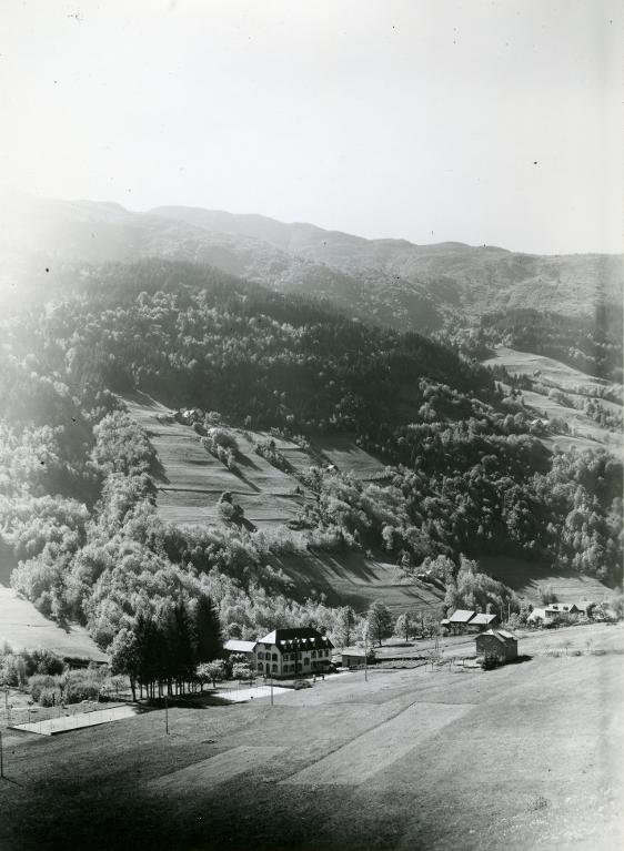 La Ferrière. Vue de l'hôtel Baroz au Curtillard