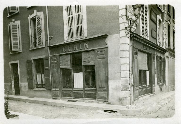 Allevard, vitrine du magasin Gerin