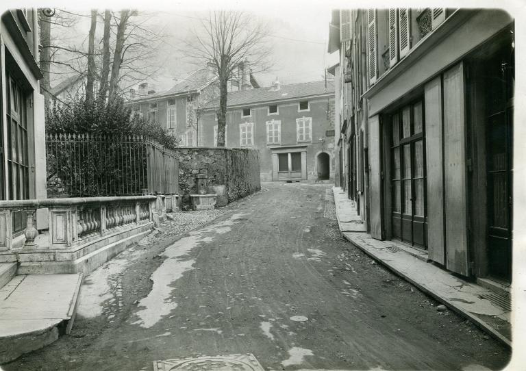 Allevard, la rue Chenal