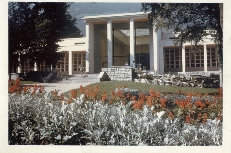 Vue du bâtiment Chardon dans le Parc Thermal