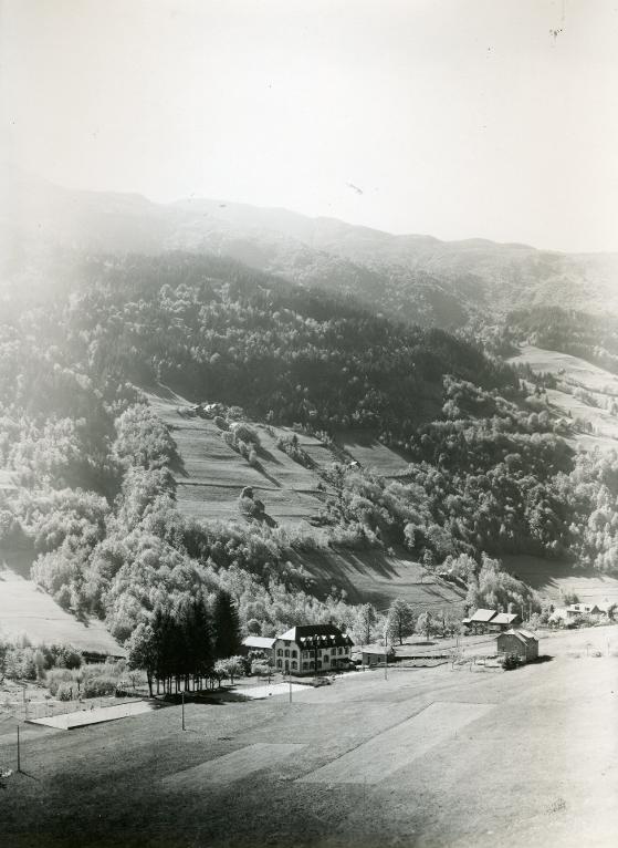 La Ferrière. Vue de l'hôtel Baroz au Curtillard