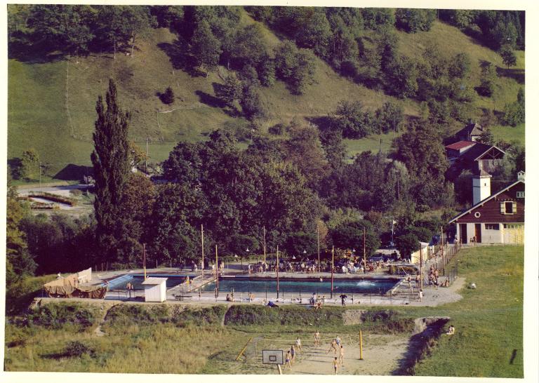 Vue de la piscine municipale d'Allevard