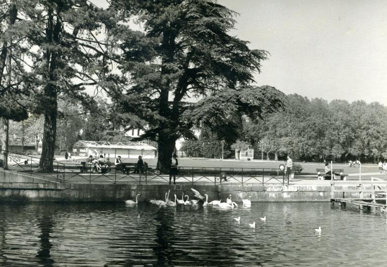 Aix-les-Bains, les berges du lac du Bourget