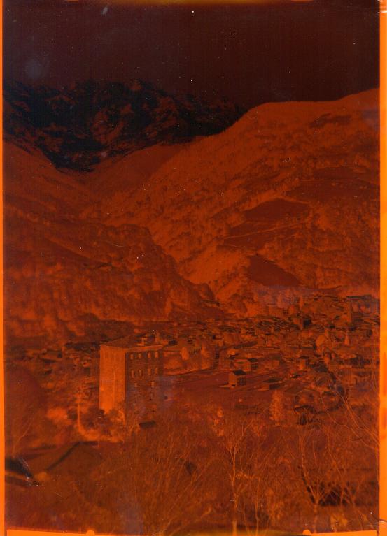 Vue d'Allevard depuis Bramefarine. La Tour du Treuil et le Gleyzin