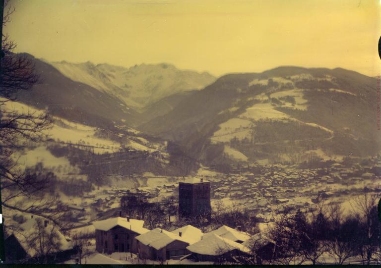 Allevard en hiver, la Tour du Treuil et le Gleyzin