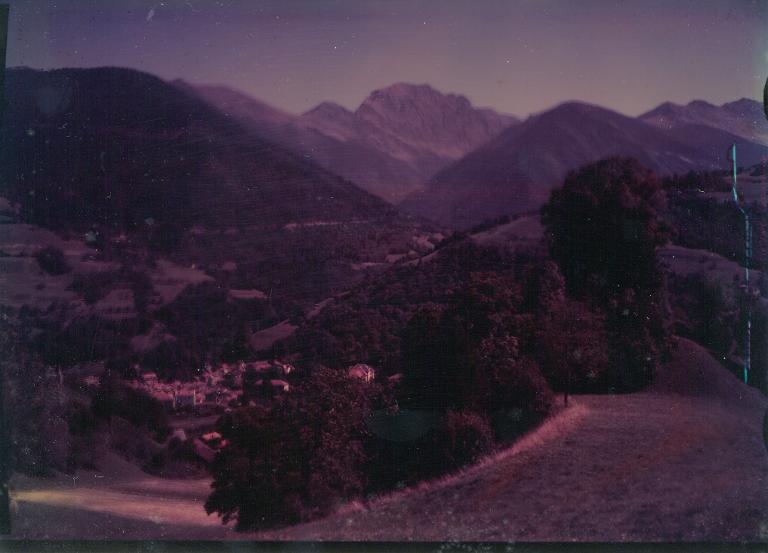 Vue d'Allevard et de la route du Collet