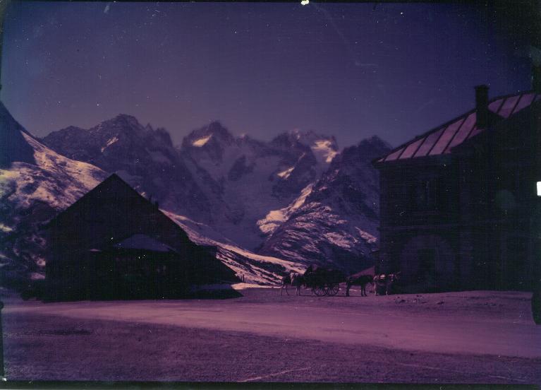 Vue du col du Lautaret et du glacier de la Meije