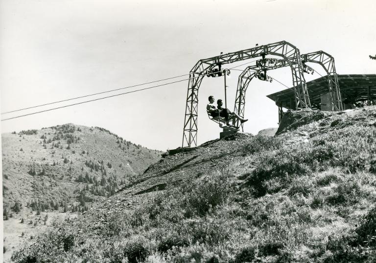 Le Collet d'Allevard en été. La gare d'arrivée du télésiège de Malatrait