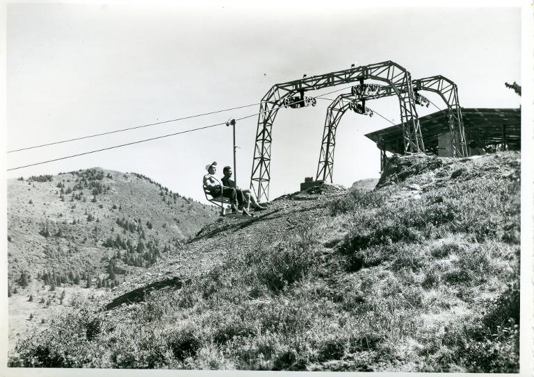 Le Collet d'Allevard en été. La gare d'arrivée du télésiège de Malatrait