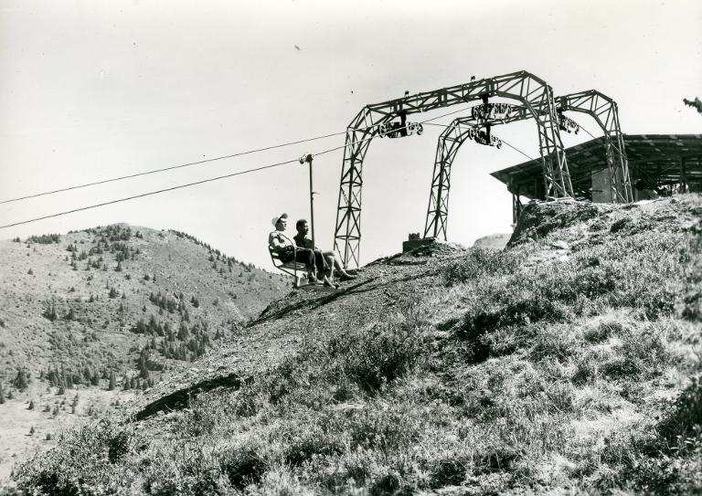 Le Collet d'Allevard en été. La gare d'arrivée du télésiège de Malatrait