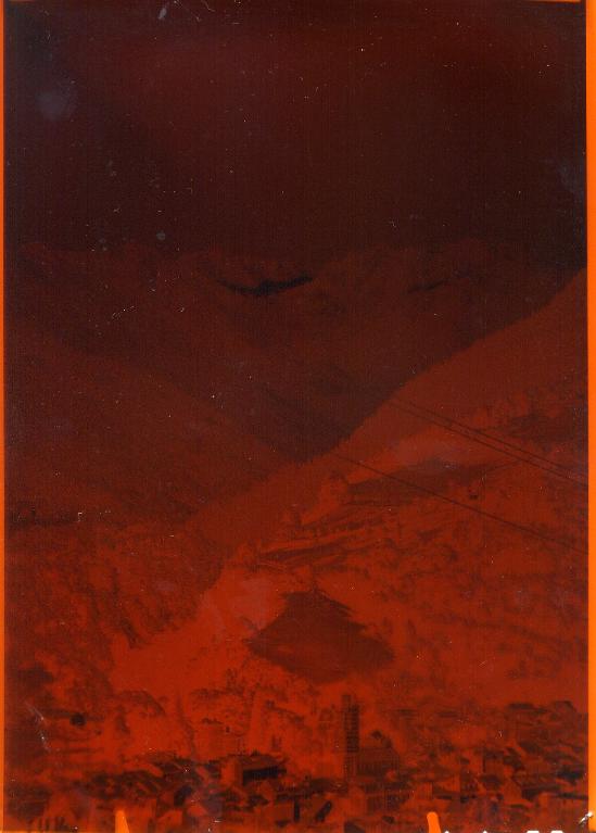 Vue d'Allevard et du Gleyzin durant les travaux sur le clocher de l'église