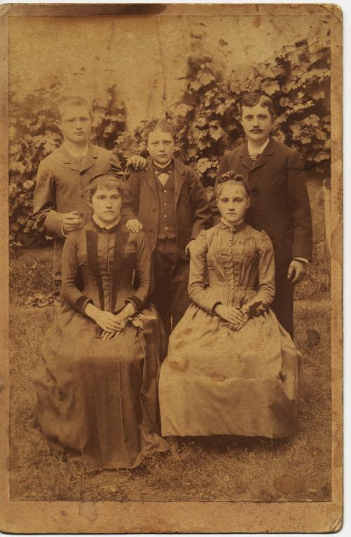 Portrait de cinq jeunes