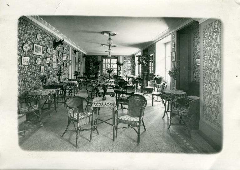 Un hôtel à Allevard, vue d'un salon