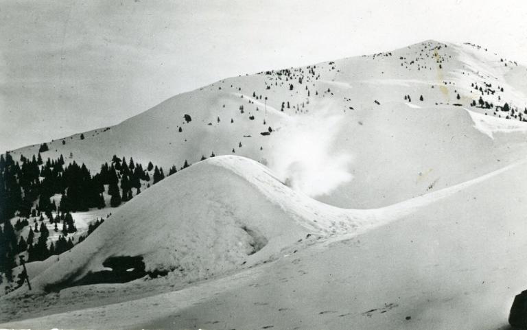 L'hiver en Allevard : le chalet du Grand Collet sous la neige