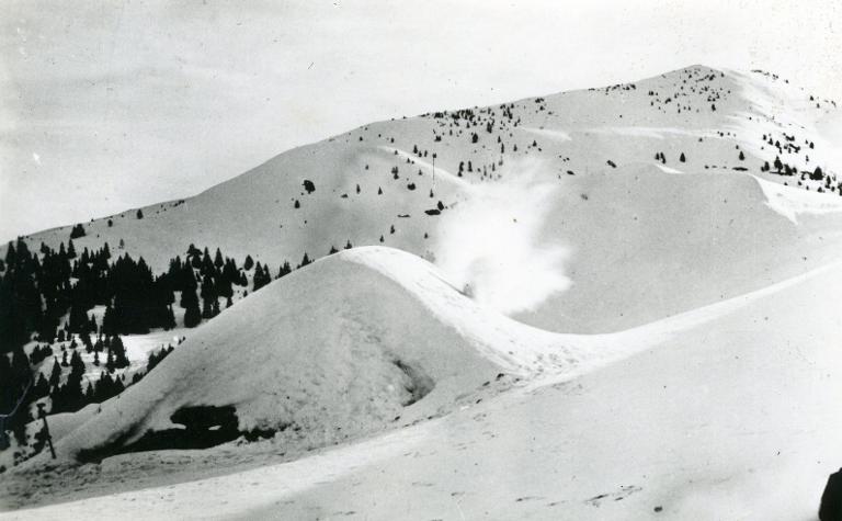 L'hiver en Allevard : le chalet du Grand Collet sous la neige