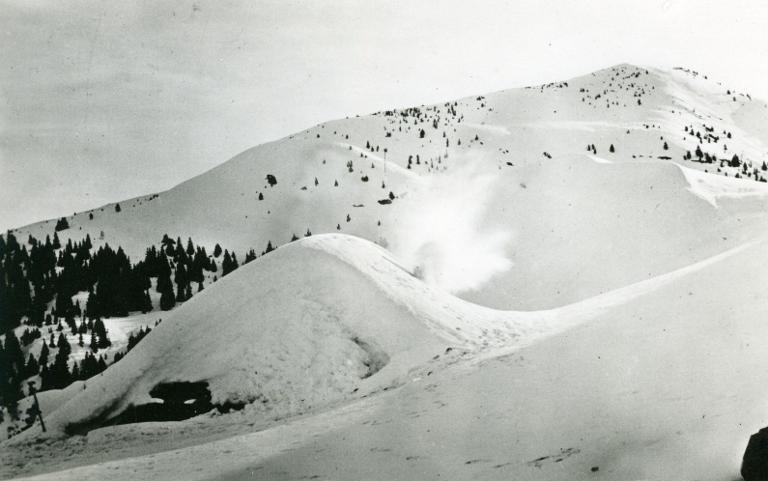 L'hiver en Allevard : le chalet du Grand Collet sous la neige