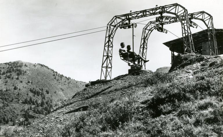 Le Collet d'Allevard en été. La gare d'arrivée du télésiège de Malatrait