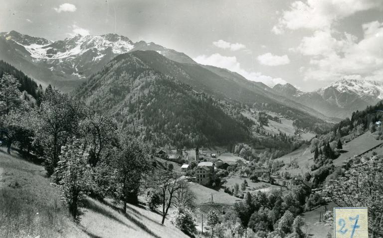 Pinsot station estivale. Les deux vallées