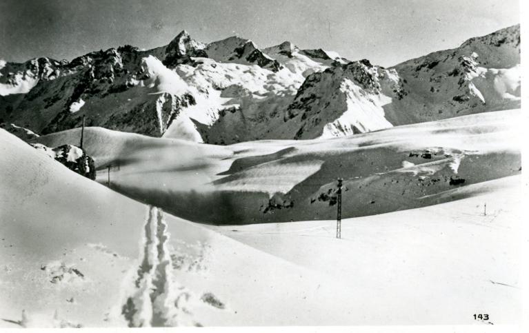 L'hiver en Allevard : le Massif des Sept-Laux vus du Col de Merdaret