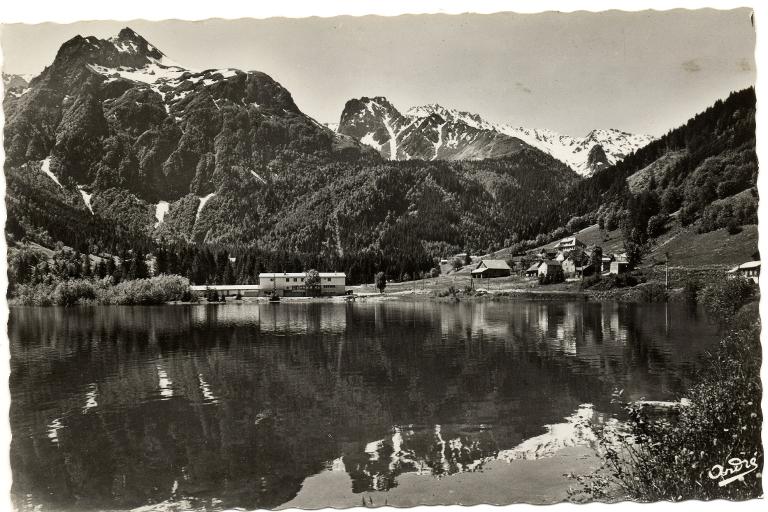 Fond de France et le Massif des Sept-Laux