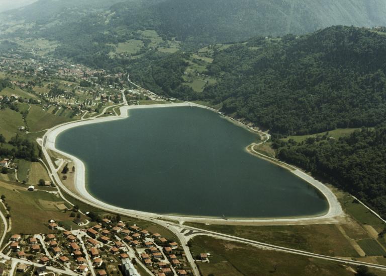 Vue aérienne du site du bassin du Flumet
