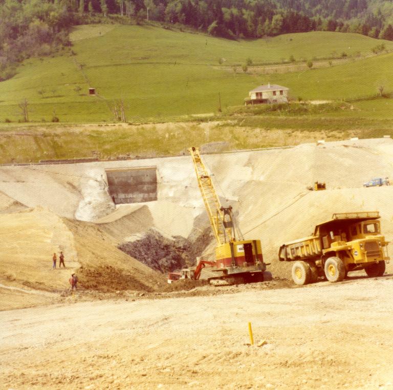 Chantier de l'aménagement de la STEP Arc-Isère : le site du bassin du Flumet