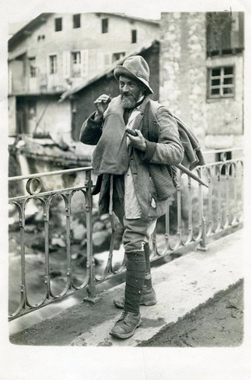 Antoine Cros sur le Pont d'Allevard