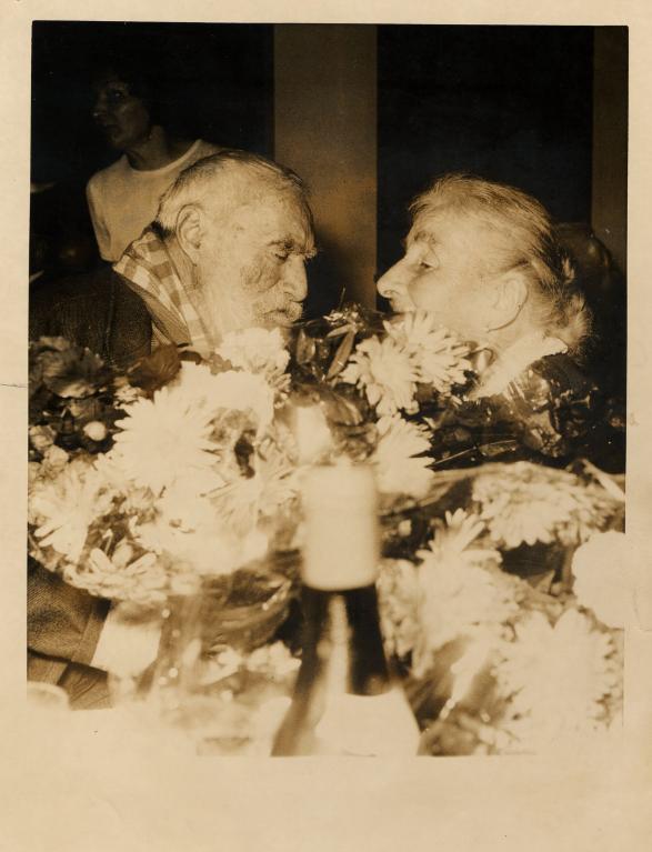 Antoine Cros et Mme Debernardi, doyenne d'Allevard