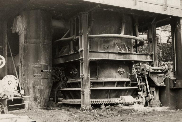 Vue de la partie basse d'un haut-fourneau