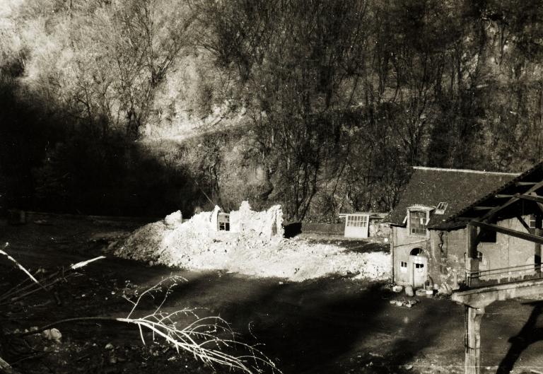 Destruction de l'usine de la Gorge : les bureaux