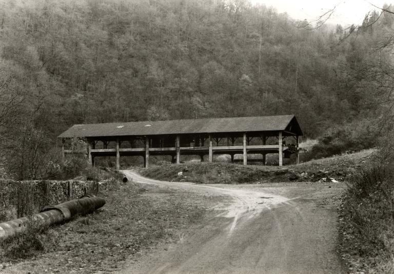 Vue du site de l'usine de la Gorge après la démolition des bâtiments