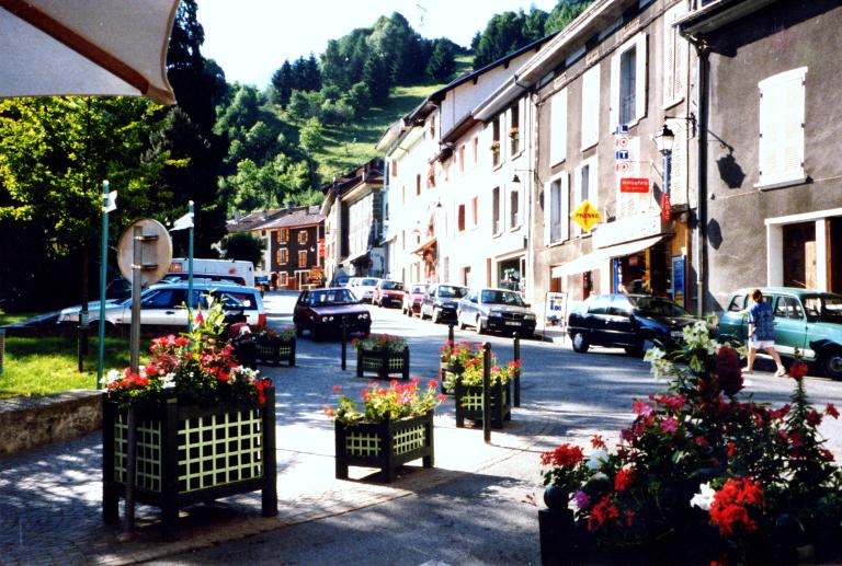 Vue de la rue de la Gorge à Allevard