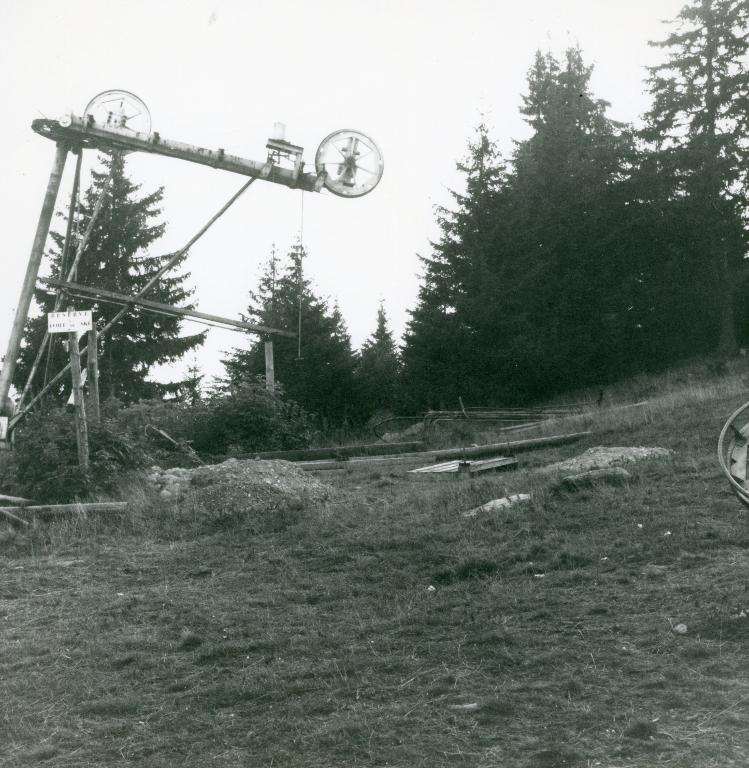 Vue d'un pylône de téléski